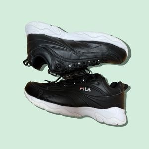 Chunky Fila Black and White Women’s Sneakers size 9.5